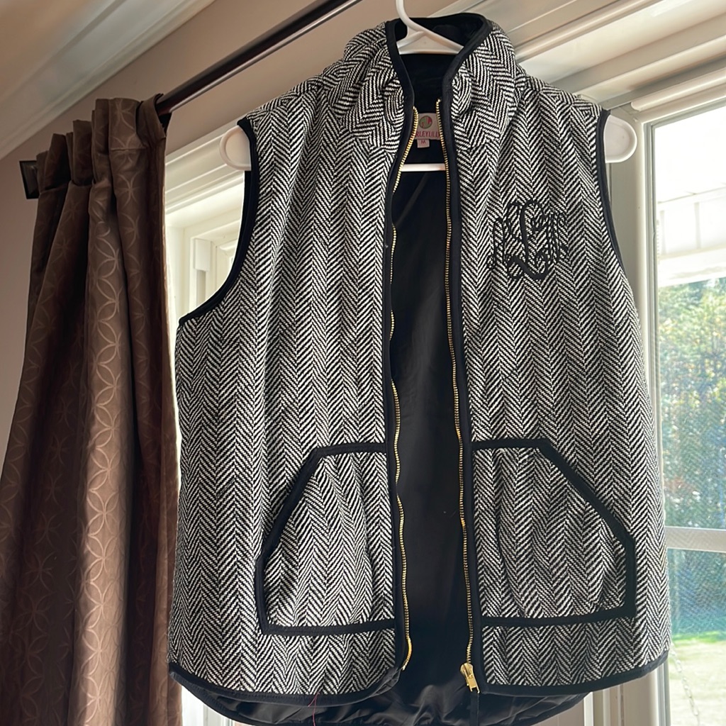 Brand New BlkWhite Vest With Chevron Design Brand New BlkWhite Vest With Chevron Design